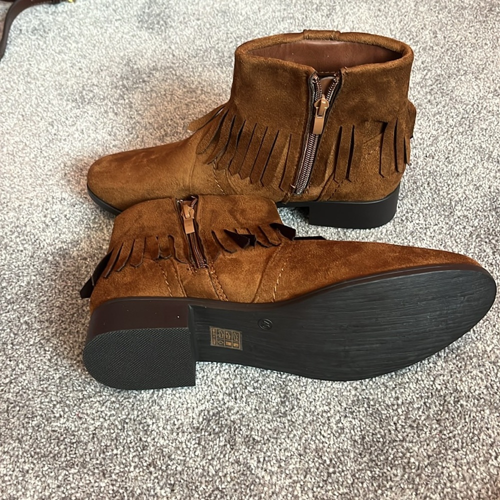 New Brown fringe boots - Picture 2 of 5